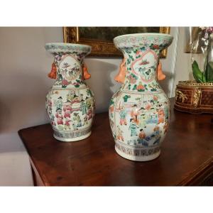 Paire De Vases En Porcelaine  De Canton( Chine) Fin 19ème  Siècle 