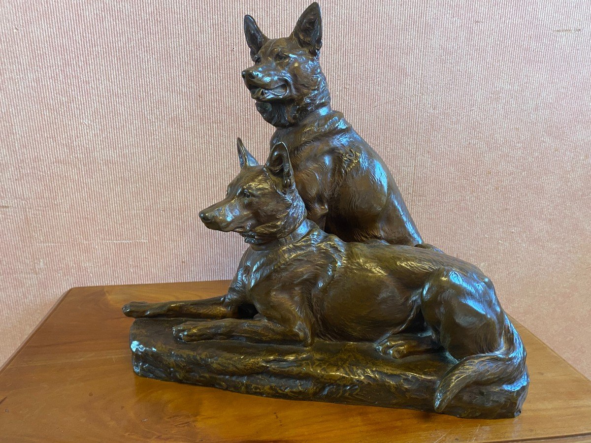 Bronze Représentant  Deux Chiens Bergers, signé L.Riché.-photo-1