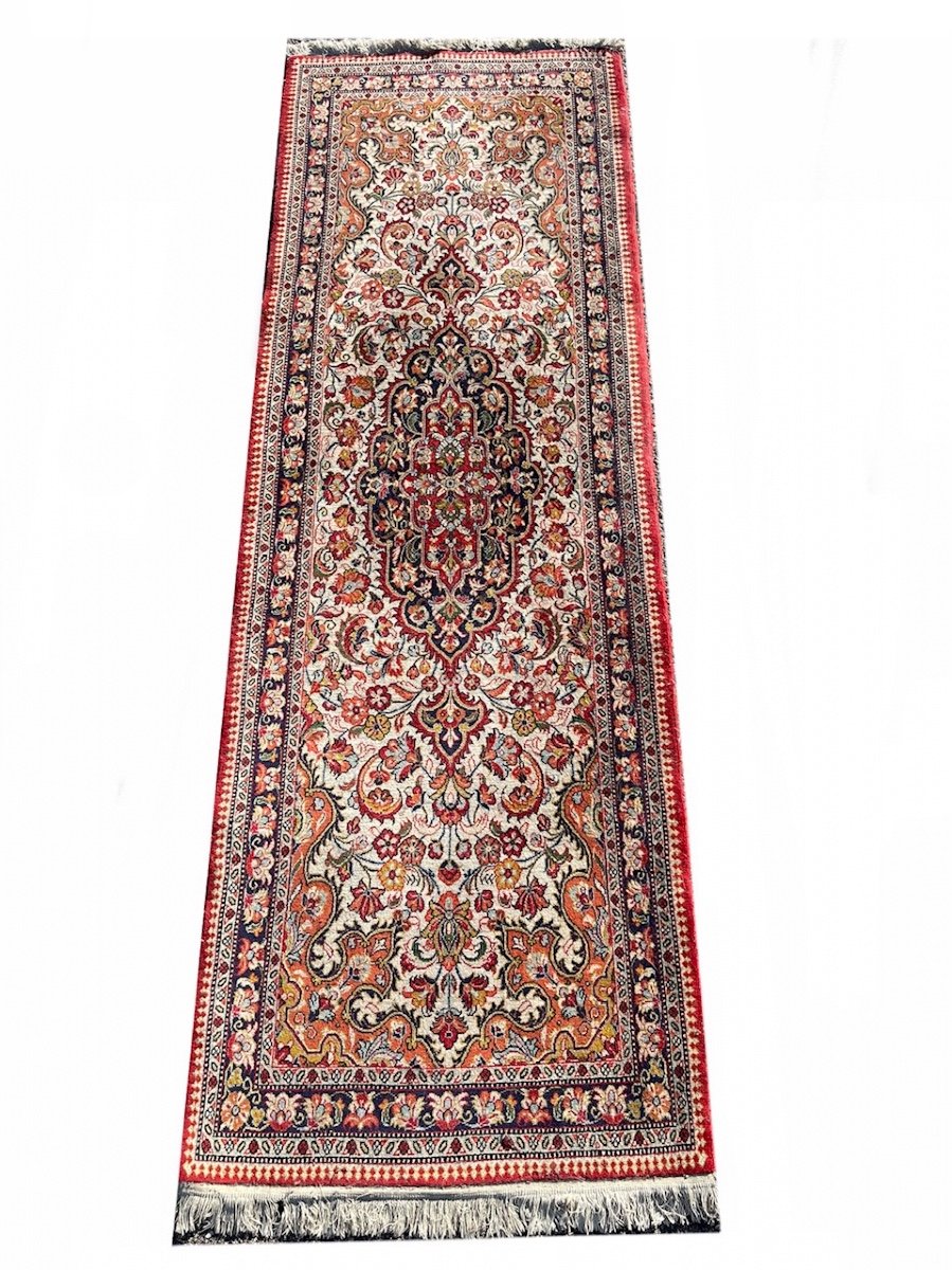 Tapis Persan Ghoum Iran Vers 1980 Laine Et Soie