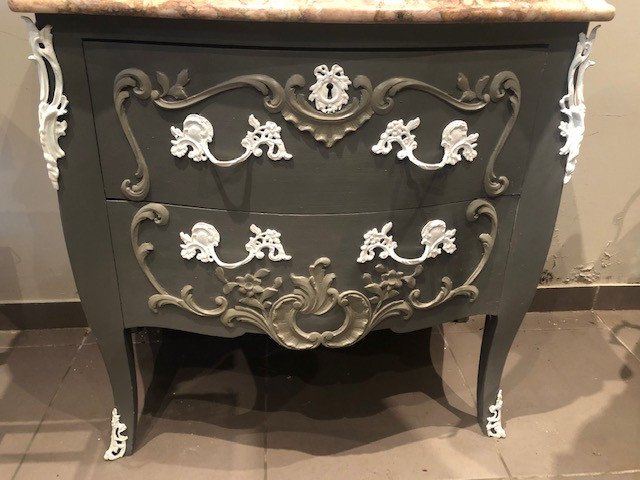 Small Patinated Louis XV Style Commode-photo-2