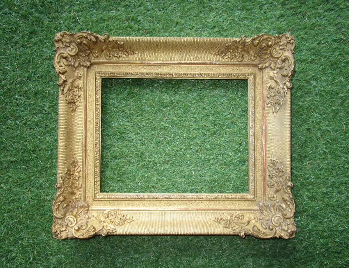 Très Beau Cadre XIXe 3F Doré à La Feuille d'Or, De Style Louis XV, Feuillure : 28,2 X 22,5 Cm.