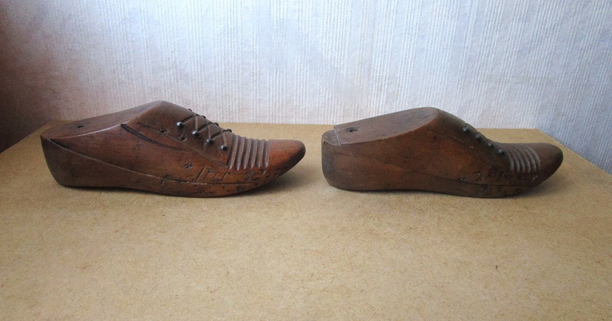 Originale Paire De Formes à Chaussures En Bois Objet Outil De Cordonnier Fin XIXe Ou Début XXe-photo-1