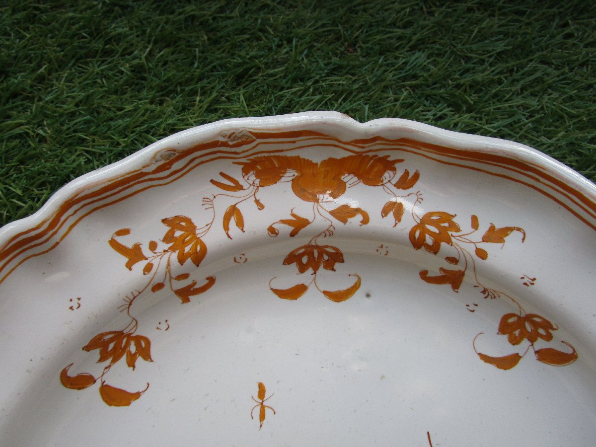 Moustiers, Very Beautiful 18th Century Yellow Earthenware Plate In Very Good Condition 25.1 Cm-photo-4