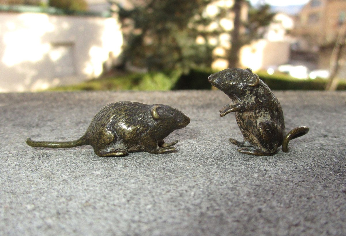 Two Beautiful Little 19th Century Bronze Mice From Vienna Signed Geschützt.-photo-2