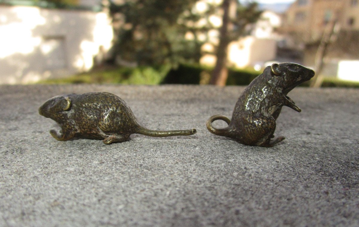 Two Beautiful Little 19th Century Bronze Mice From Vienna Signed Geschützt.-photo-4