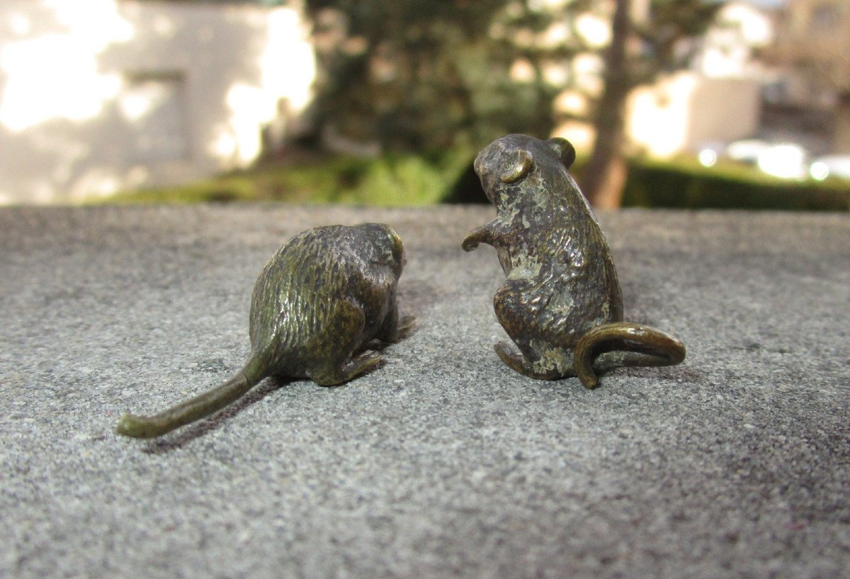 Two Beautiful Little 19th Century Bronze Mice From Vienna Signed Geschützt.-photo-2