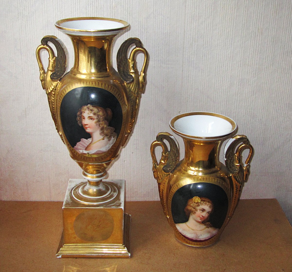 Very Beautiful Pair Of Empire Period Paris Porcelain Vases, Marvelous Woman, To Be Restored