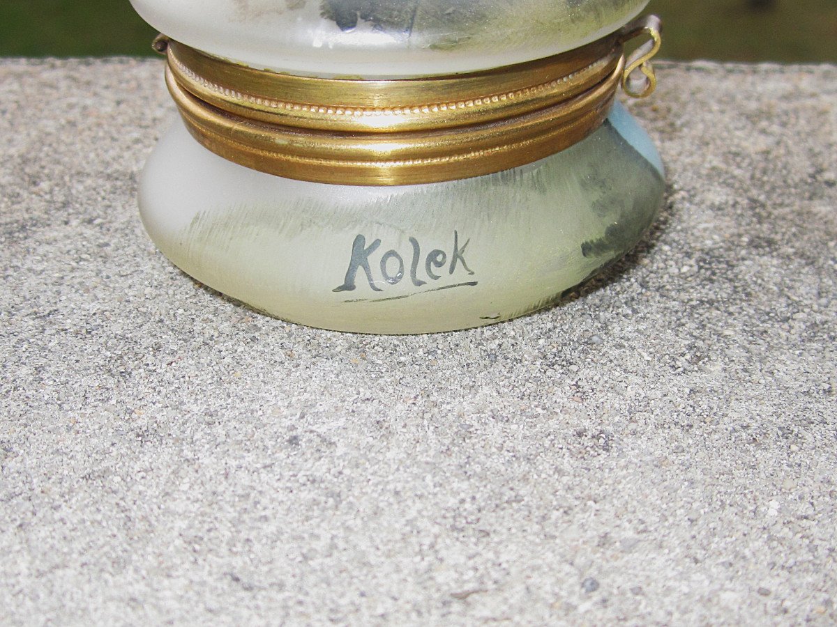 Old Beautiful Small Pill Box, Art Nouveau Pillbox 1900 Painted Decor Signed Kolek.-photo-3