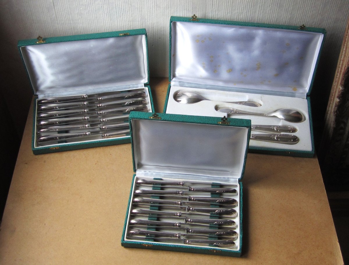 12 Table Knives, 12 Dessert Knives And 2 Pairs Of Silver Plated Metal Serving Cutlery