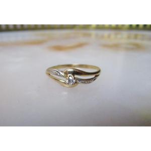 Très Belle Bague Solitaire En Or 18k 18 K Carats Et Petit Diamant. Poids 1,35 Gr. Taille 56.