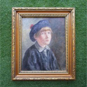 Oil On Canvas Portrait Of A Young Boy Child With A Red Pompom, Very Beautiful Painting, Signed And Dated 1919