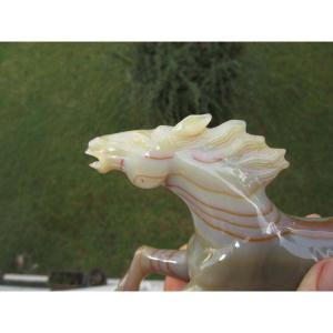 Chine, Très Beau Cheval En Pierre Dure Milieu XXe, Agate Naturelle, Sculpture En Parfait état.