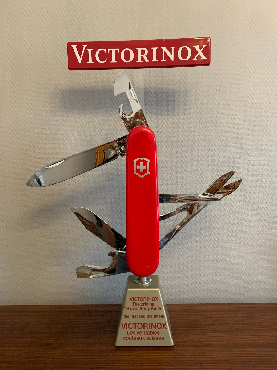 Large Victorinox Swiss Knife Display Automaton-photo-2