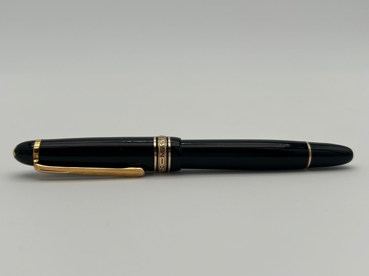 Montblanc Meisterstück Gold Fountain Pen-photo-4