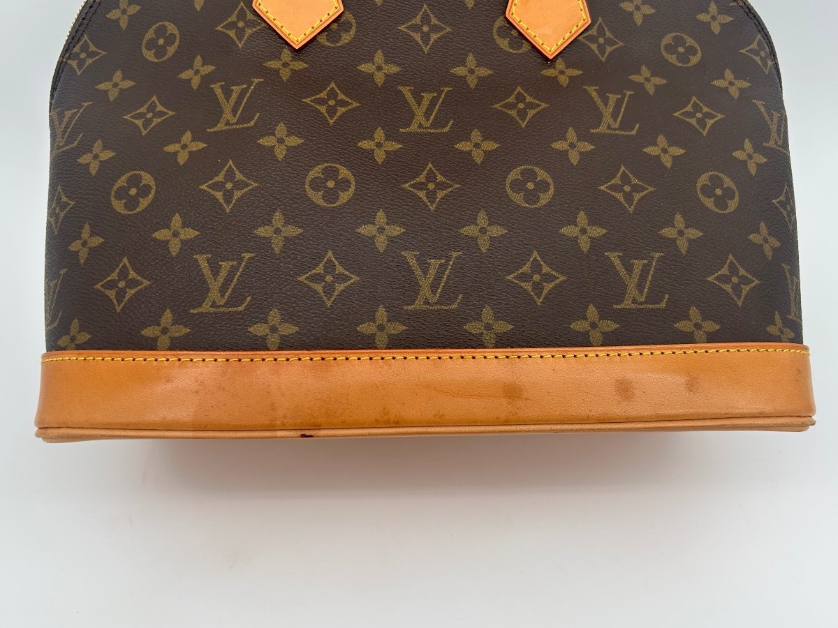 Louis Vuitton Alma Monogram Handbag-photo-5