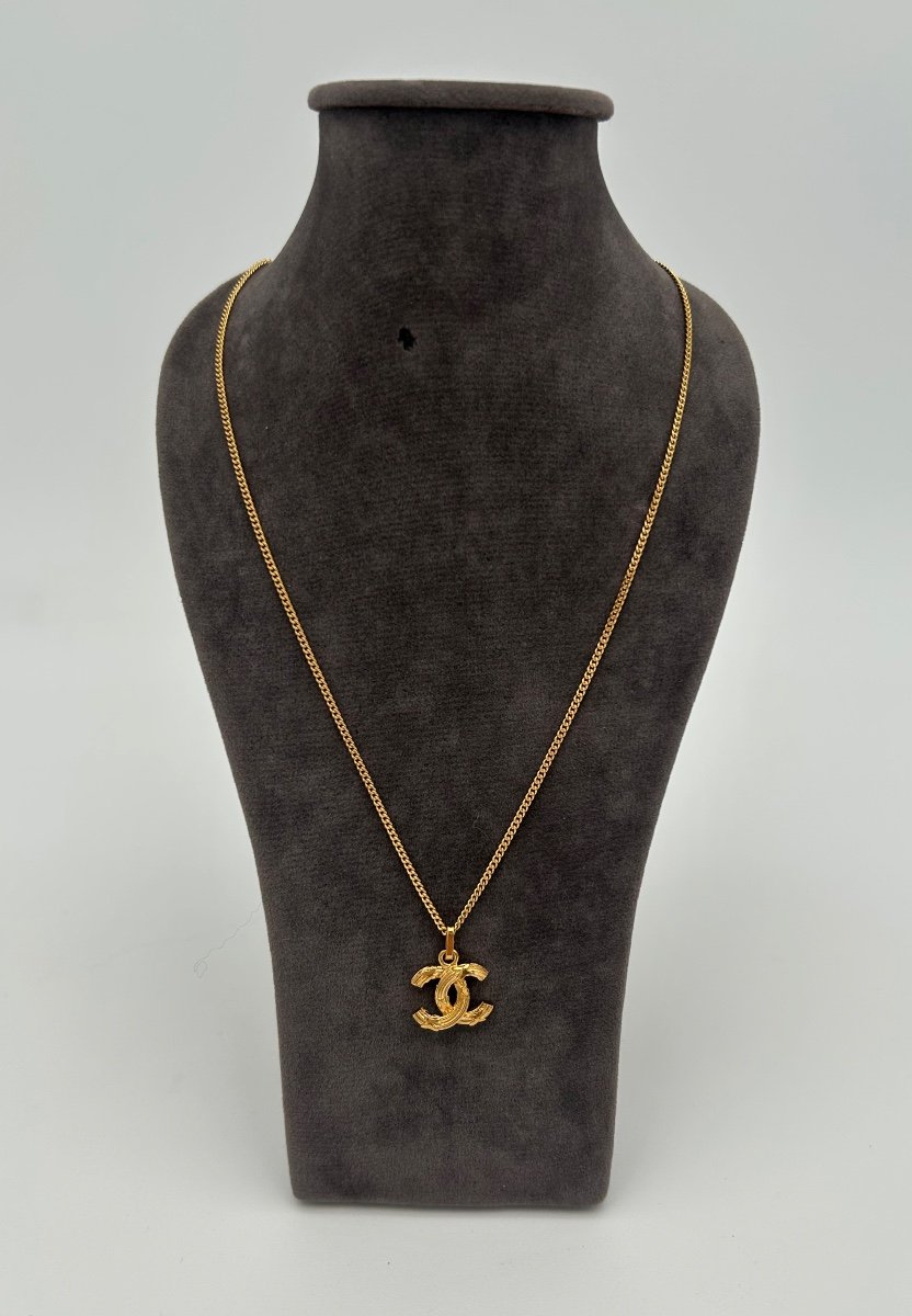 Chanel Vintage Gold Plate Necklace