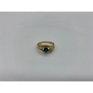 18-karat Gold Ring Topped With A Sapphire