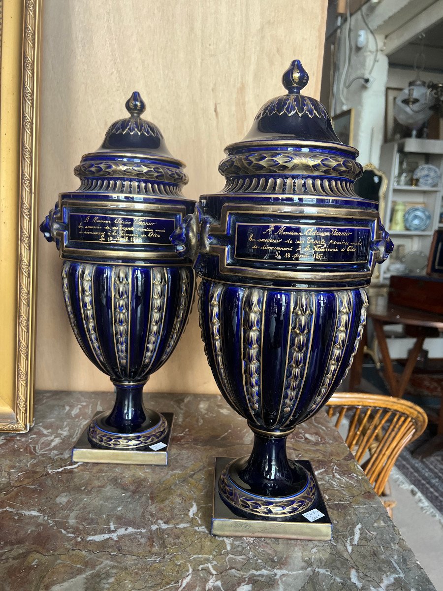 Pair Of Personalized Gien Earthenware Urns (bleu De Four), Retired Vannier -photo-2