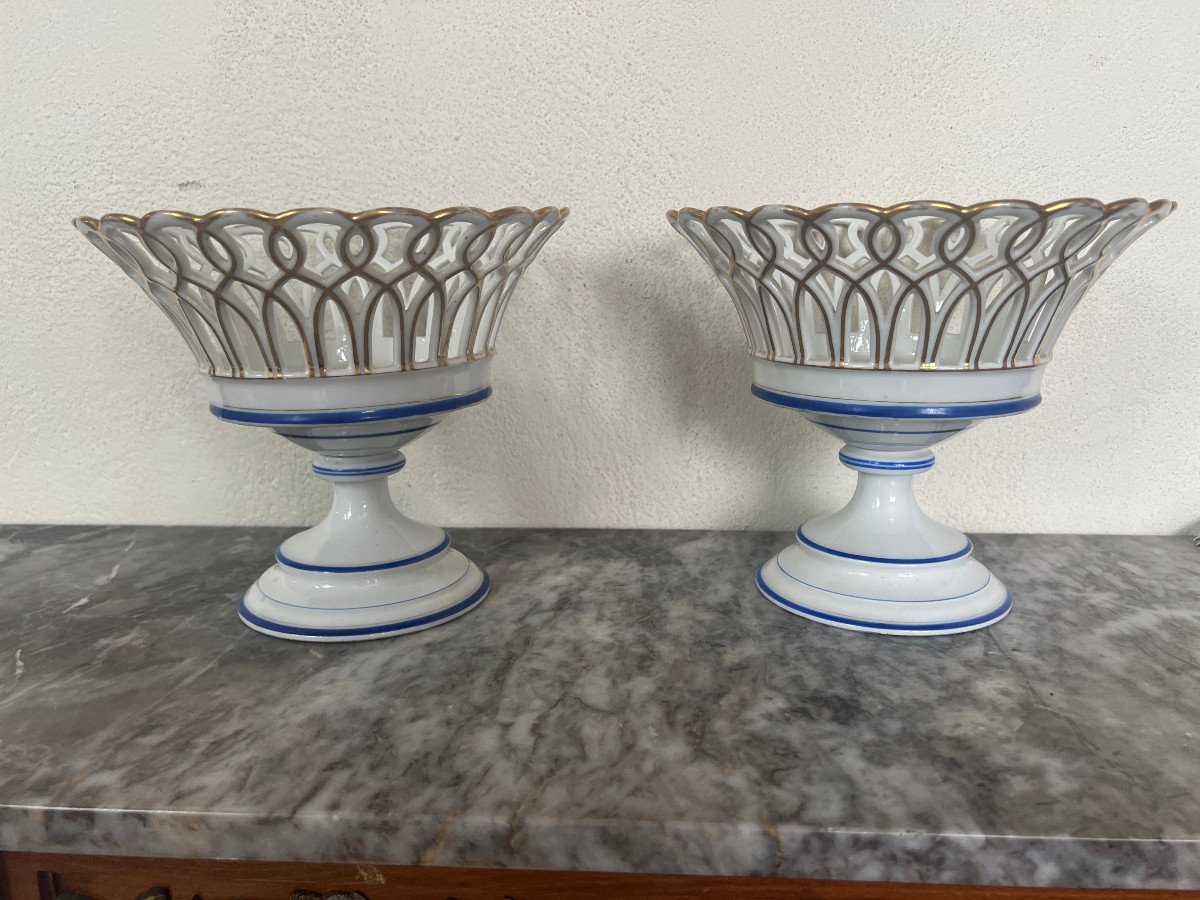 Paire De Coupes Ajourées En Porcelaine , XIX S