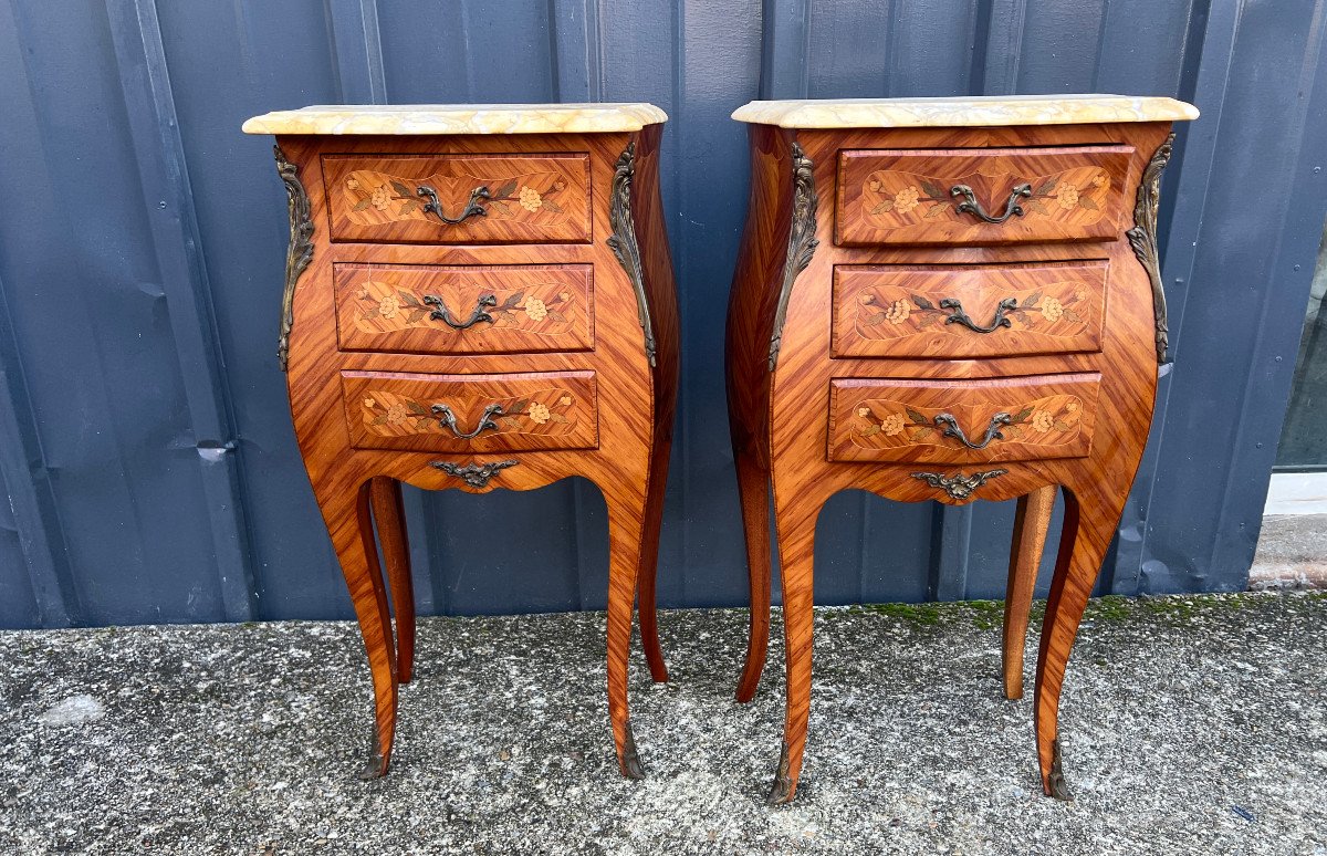 Paire De Tables De Chevet Marquetées , Dessus Marbre Style Louis XV