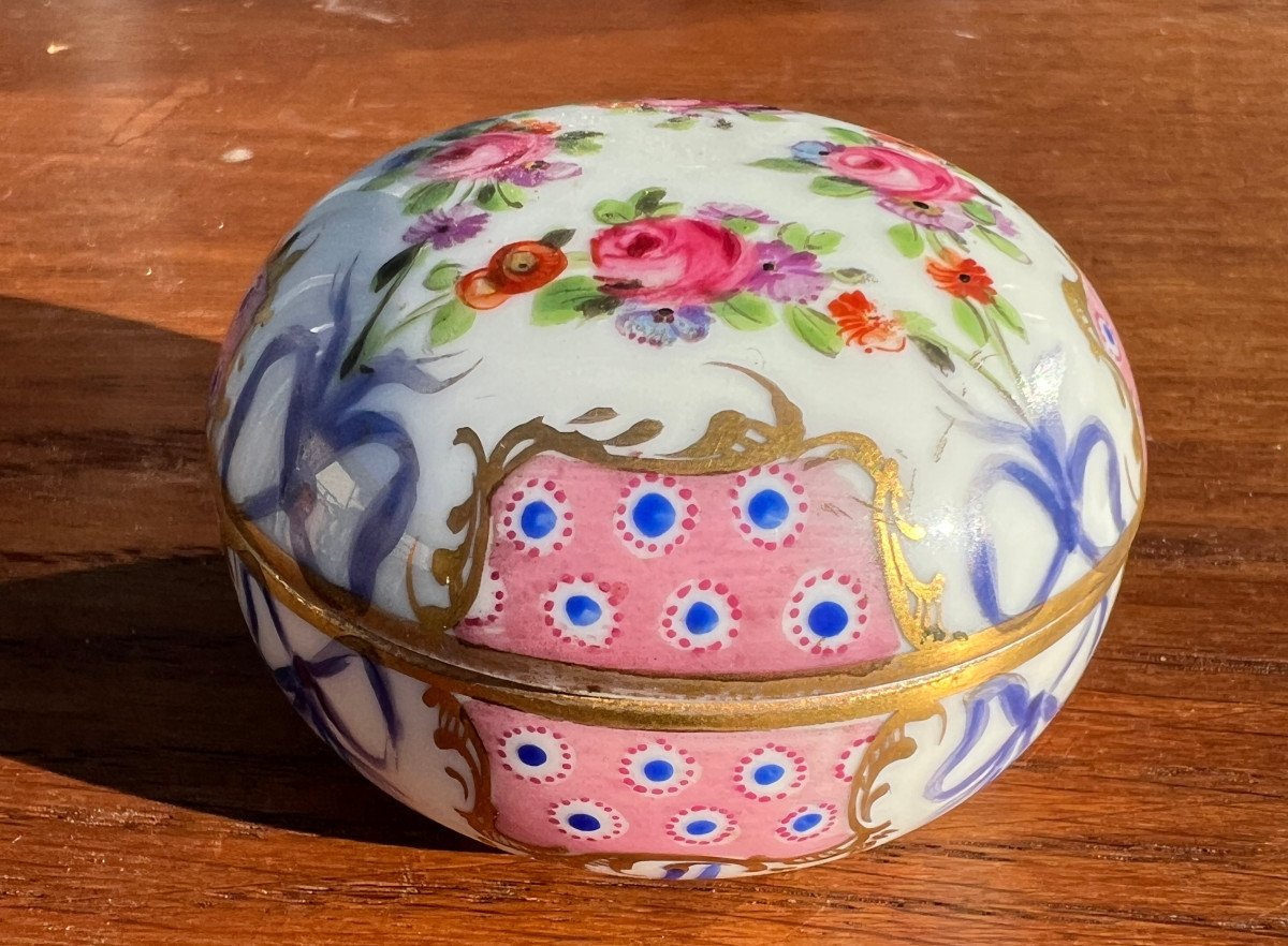 Porcelain Box, Floral Decoration, Dresden