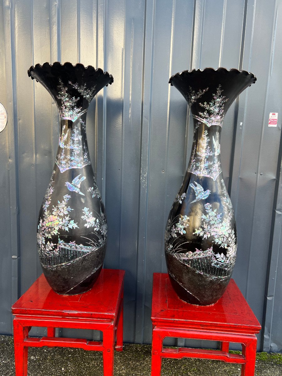 Pair Of Black Corroles Vases, Porcelain, Decorated With Birds And Plants In Mother-of-pearl, Japan.-photo-5