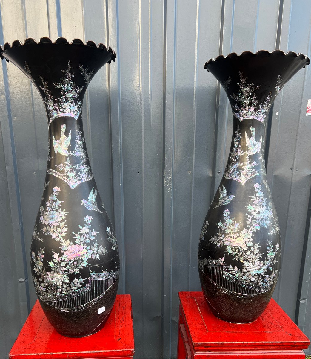 Pair Of Black Corroles Vases, Porcelain, Decorated With Birds And Plants In Mother-of-pearl, Japan.