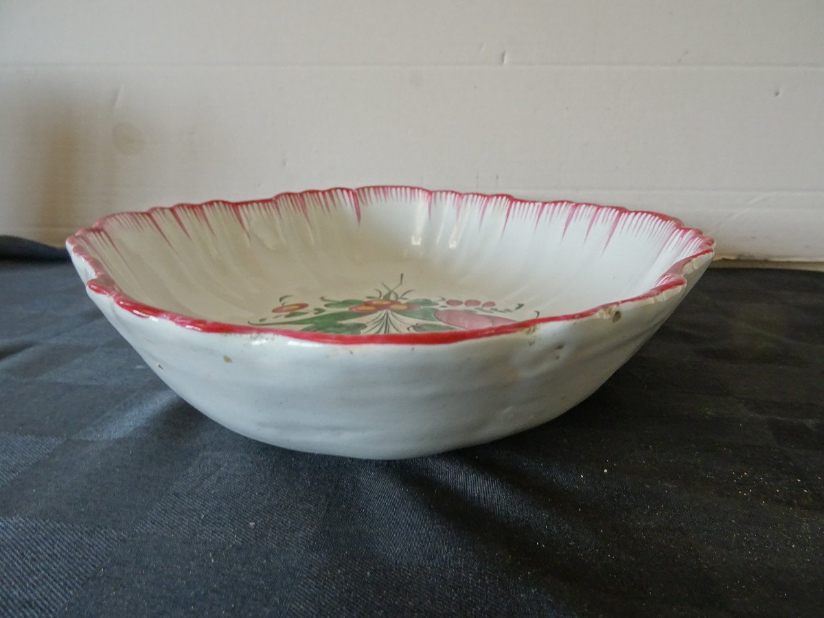 Hollow Oval Dish With Scalloped Edge With Rose And Bouquet, East XIX S.-photo-2