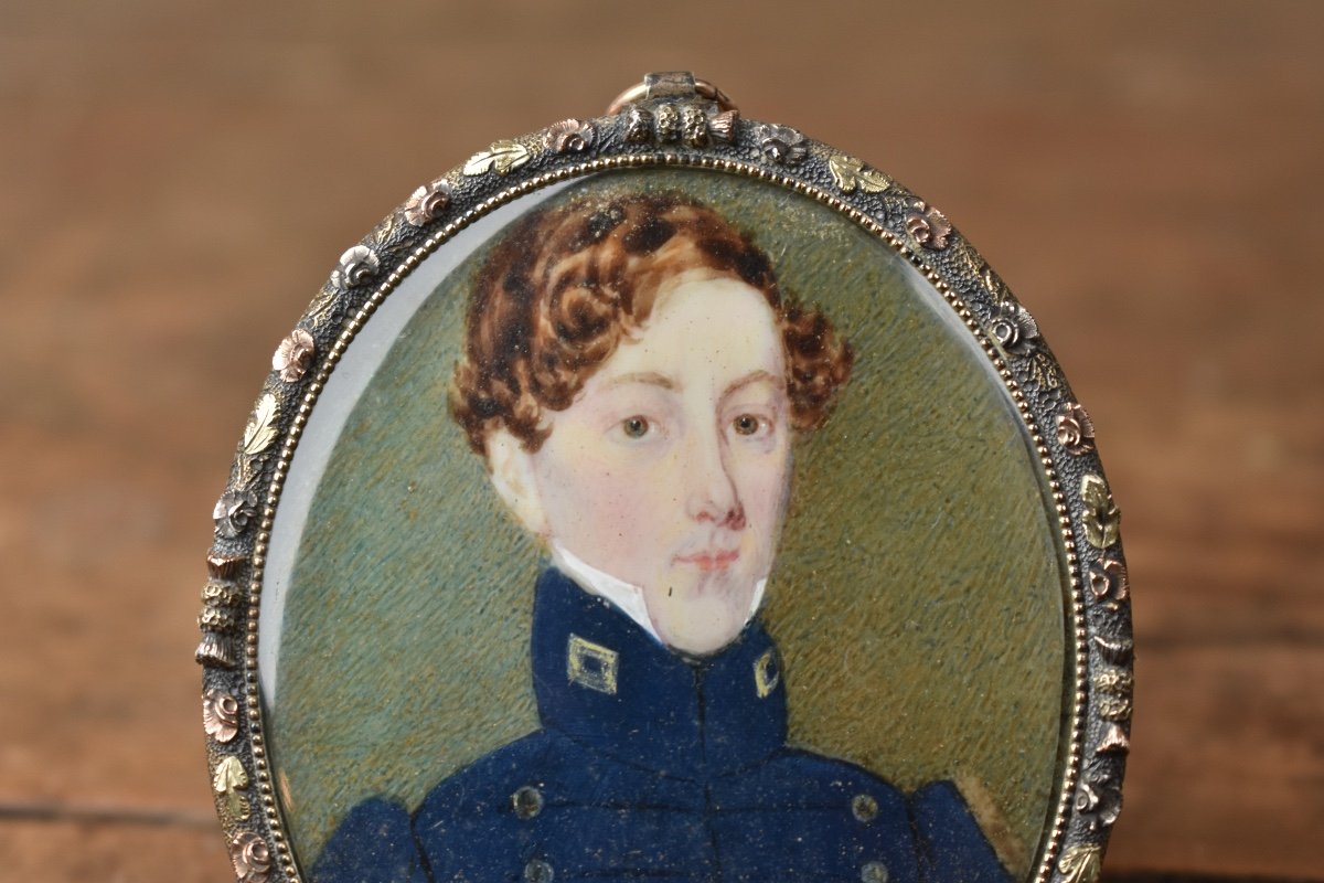 19th Century School - Miniature Of A Young Officer - Reliquary Medallion-photo-3