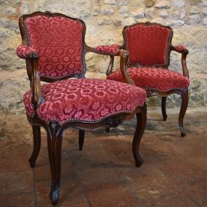 Paire de fauteuils cabriolets d’époque Louis XV