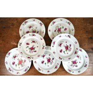 Chine - Compagnie des Indes - Suite de sept assiettes en porcelaine - XVIIIe