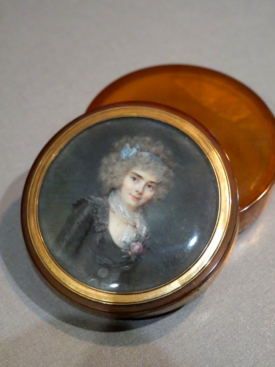 Snuffbox With Miniature In Blond Tortoiseshell