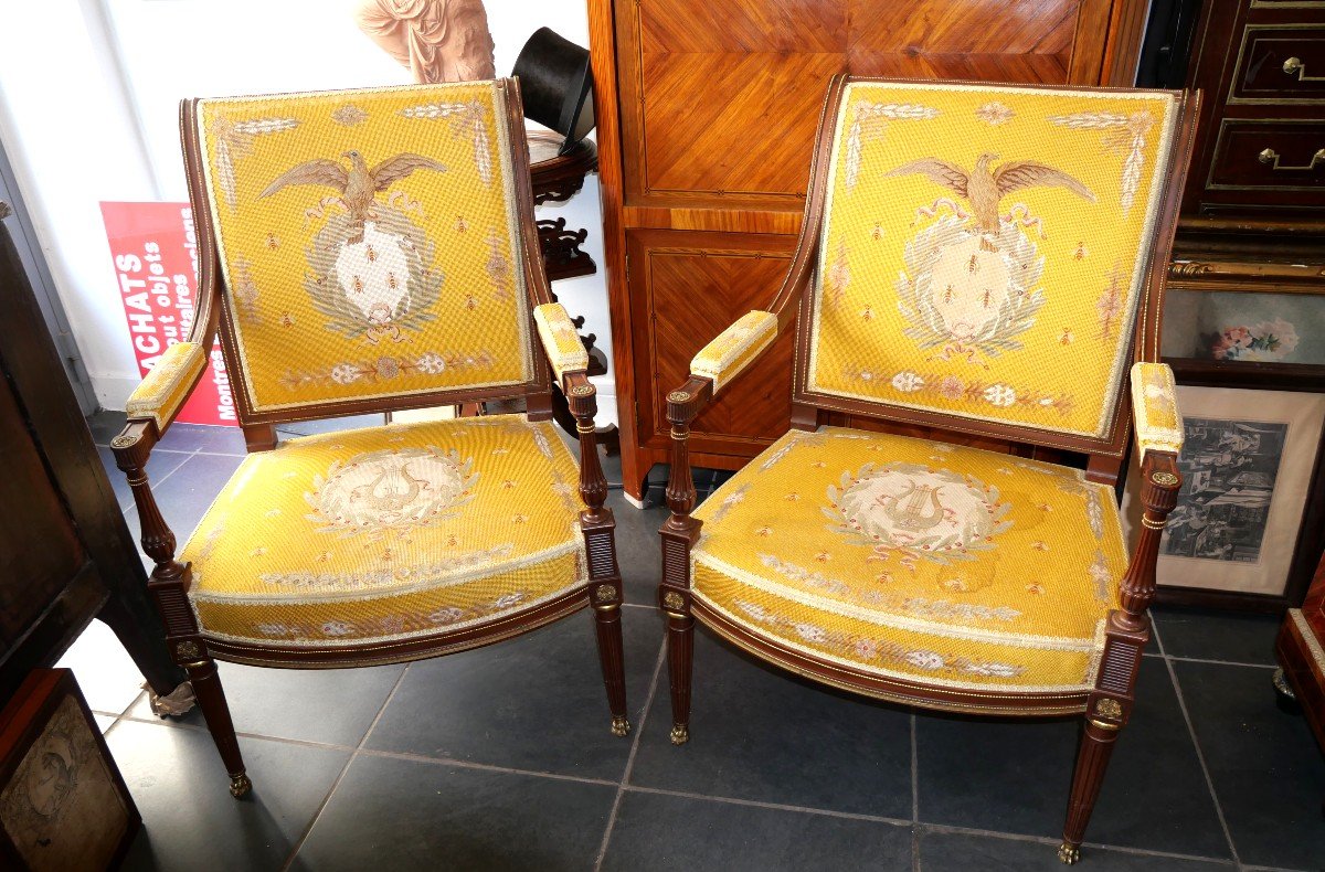 Paire De Fauteuils Louis XVI