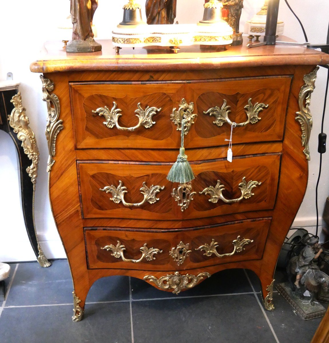 Petite Commode Louis XV Estampillée Chevallier