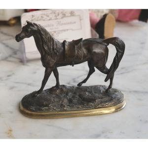 Cheval En Bronze Patiné