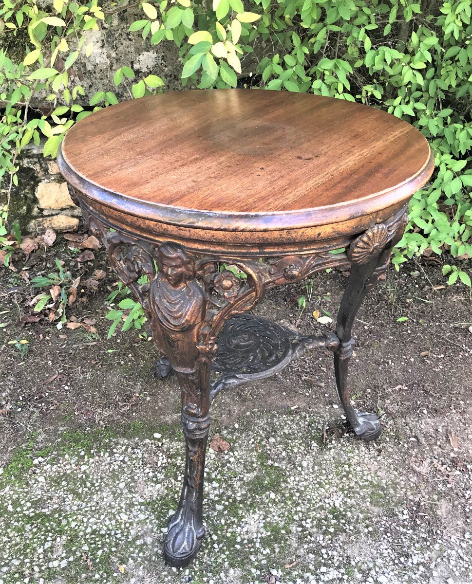 Table guéridon en fonte vers 1880 époque XIXème siècle