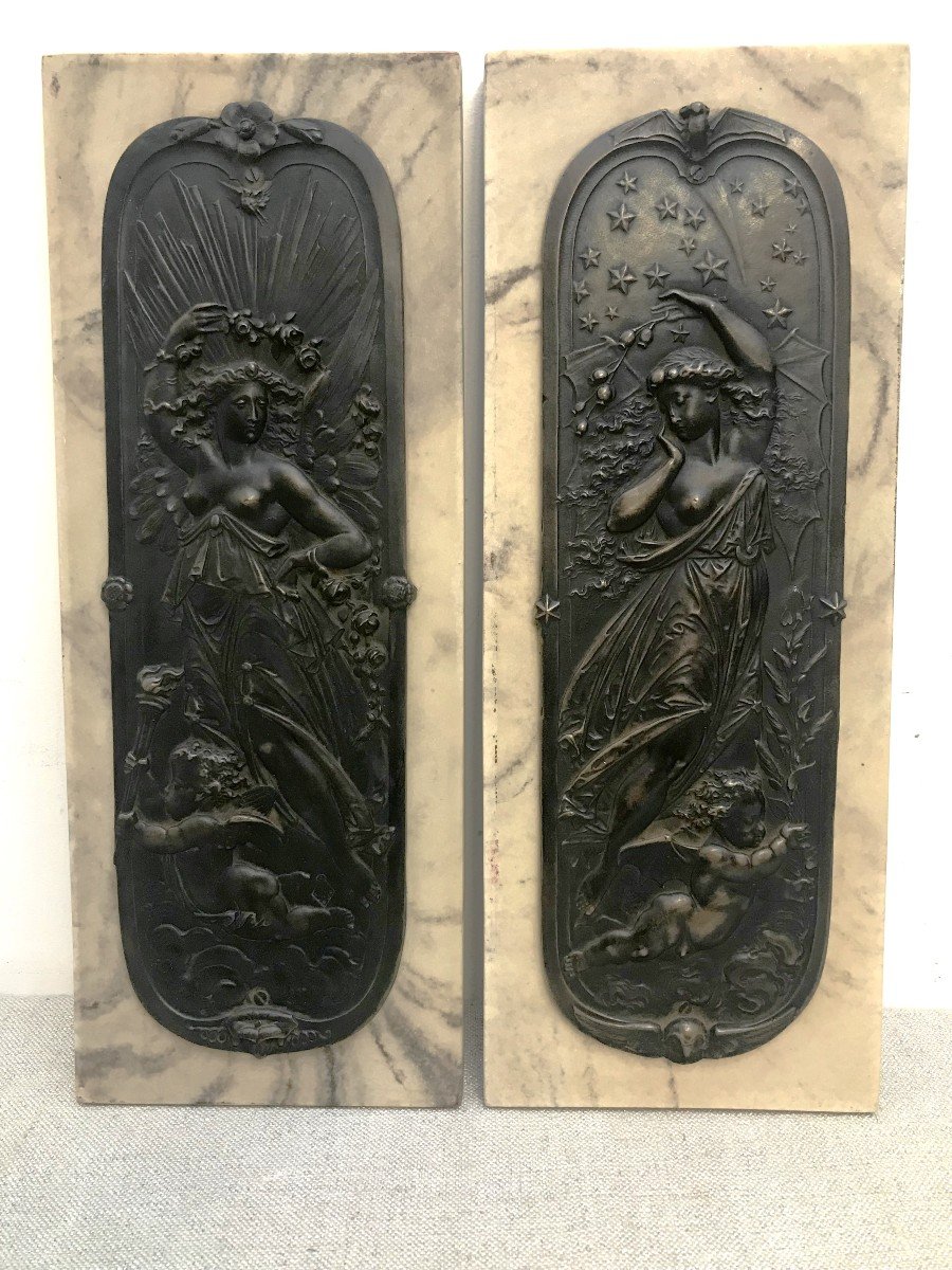 Paire de bas reliefs bronze, le jour et la nuit par Edward William Wyon