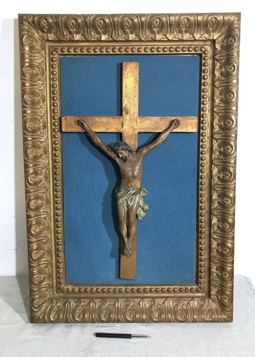 Crucifix bois polychrome et doré début 19ème