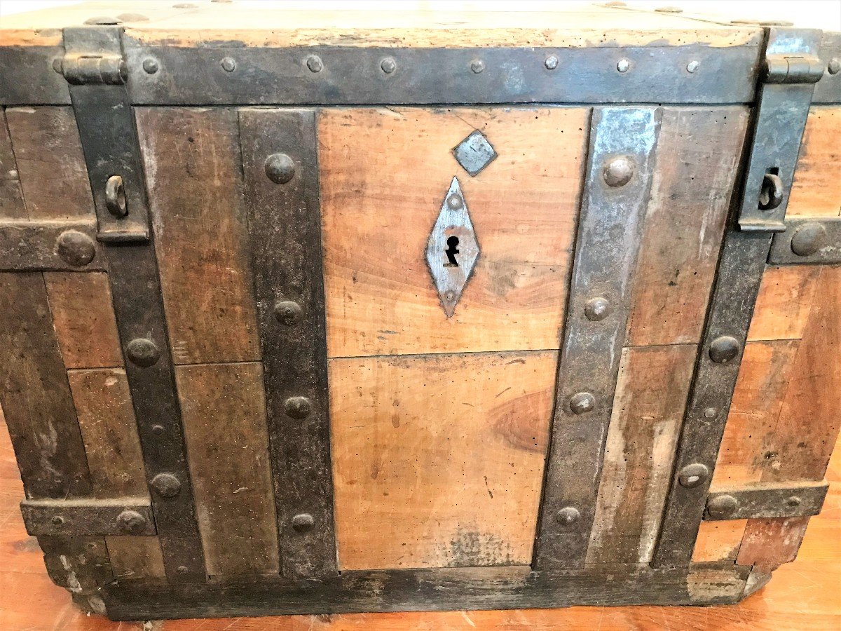 Chest Forming A Safe From The 18th Century-photo-1