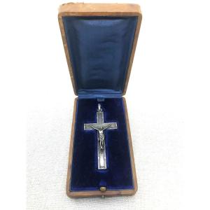 Crucifix en argent massif 