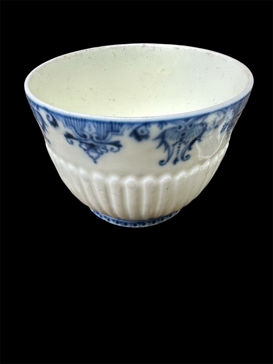 Saint Cloud Soft Porcelain Pot Circa 1700-photo-2