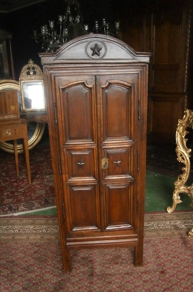 Petite Armoire Maçonnique.