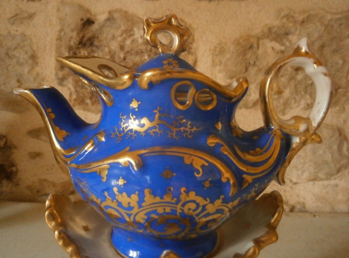 Porcelain Teapot.-photo-3