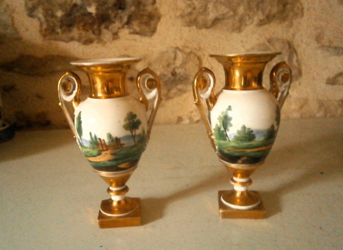 Paire De Vase En Porcelaine.