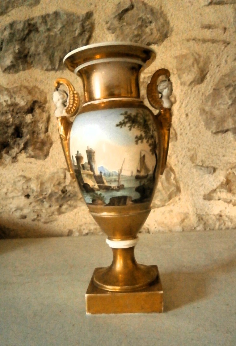 Vase En Porcelaine.