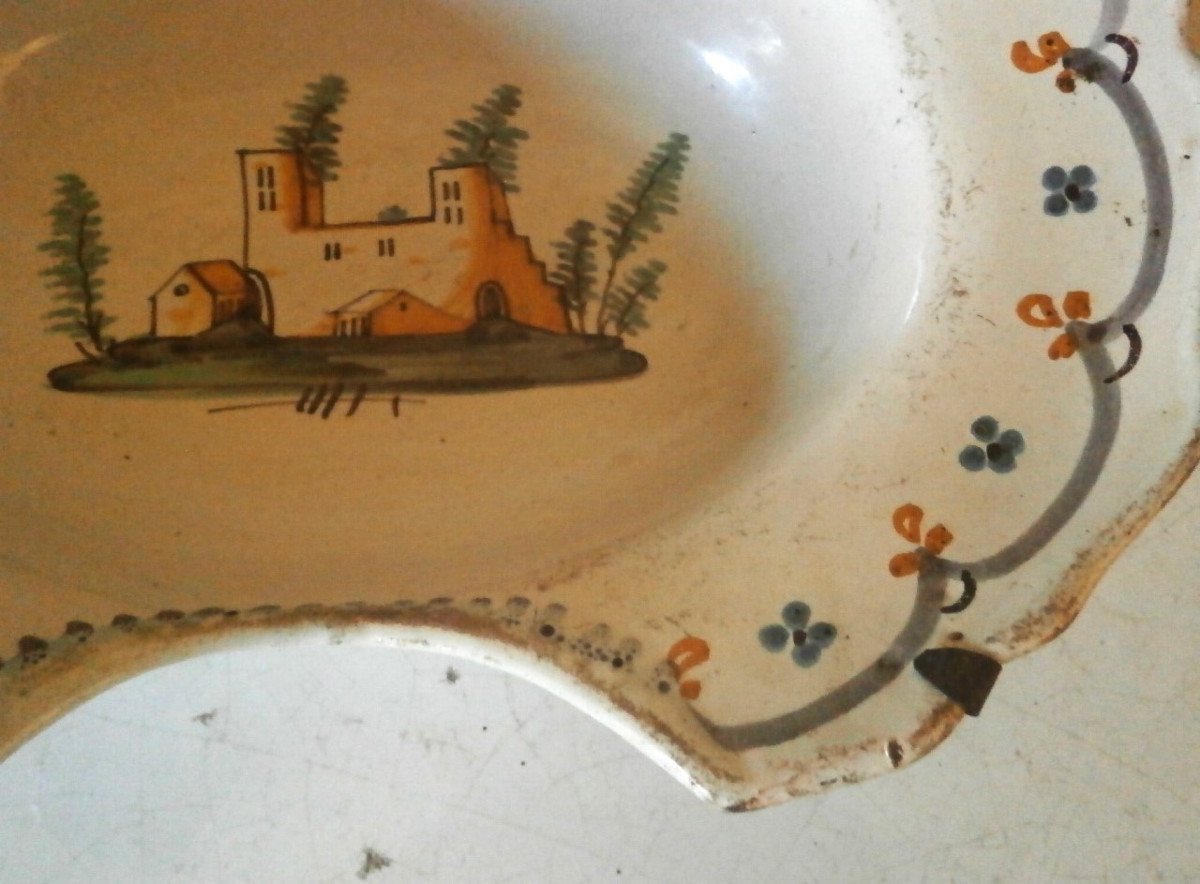 Earthenware Shaving Dish.-photo-3