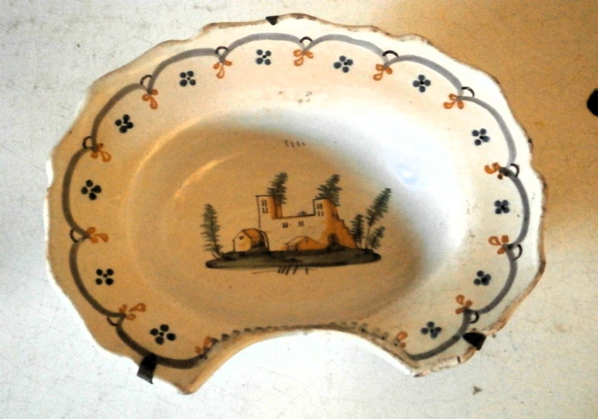 Earthenware Shaving Dish.