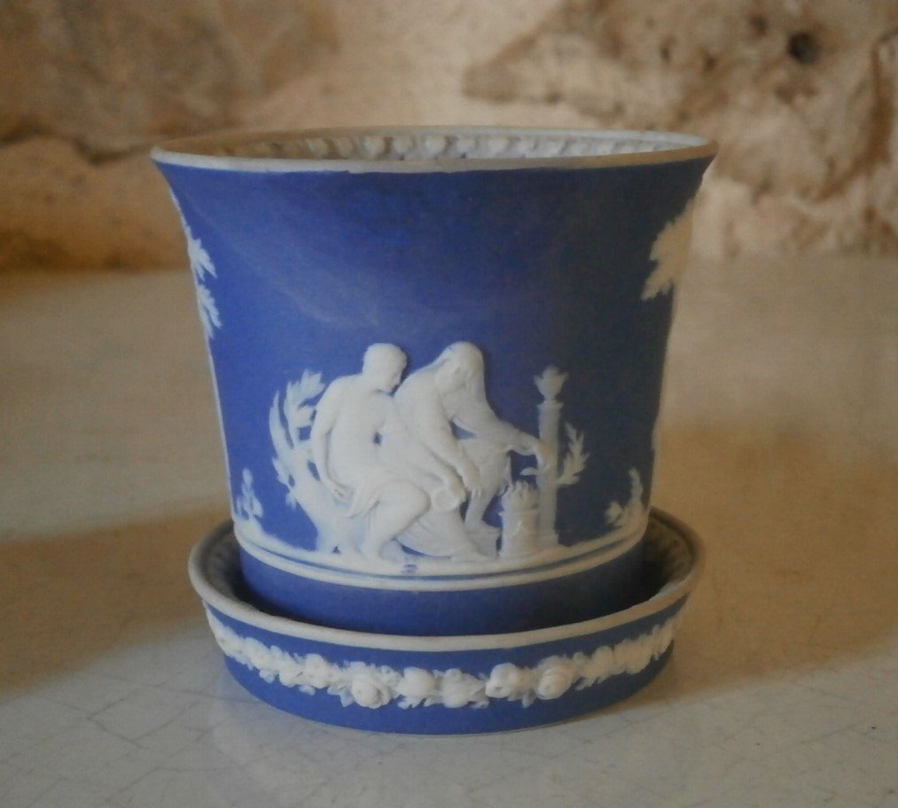 Deux Vases En Porcelaine De Wedgwood.-photo-2