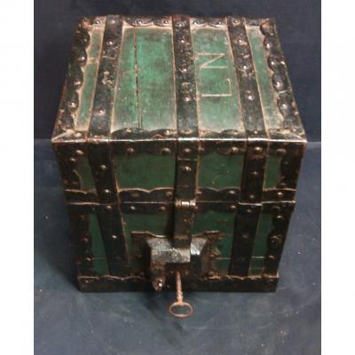 Coins Box In Wood Rimmed Metal XVIIIth Century