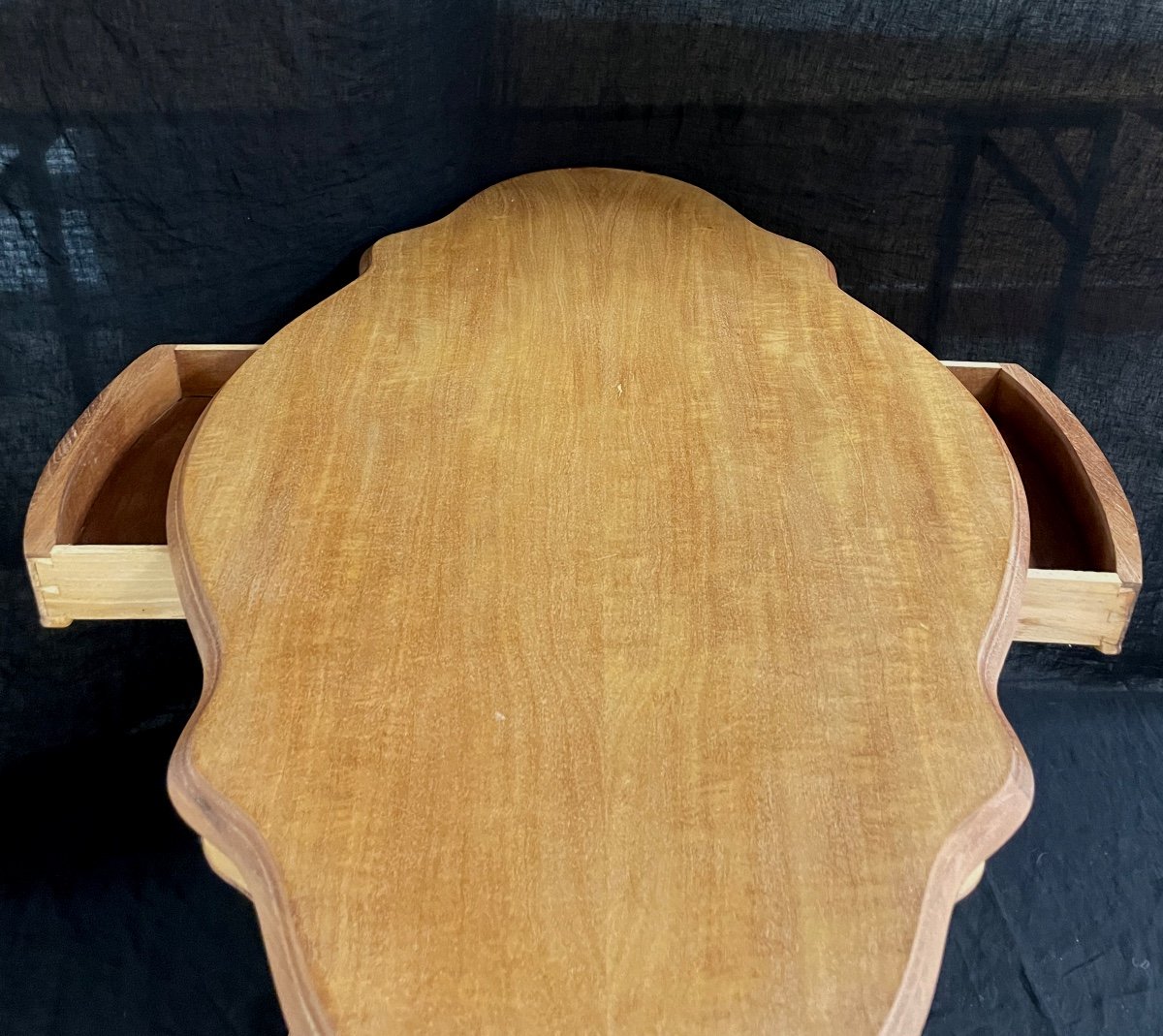 Walnut Violin Guéridon Table-photo-1